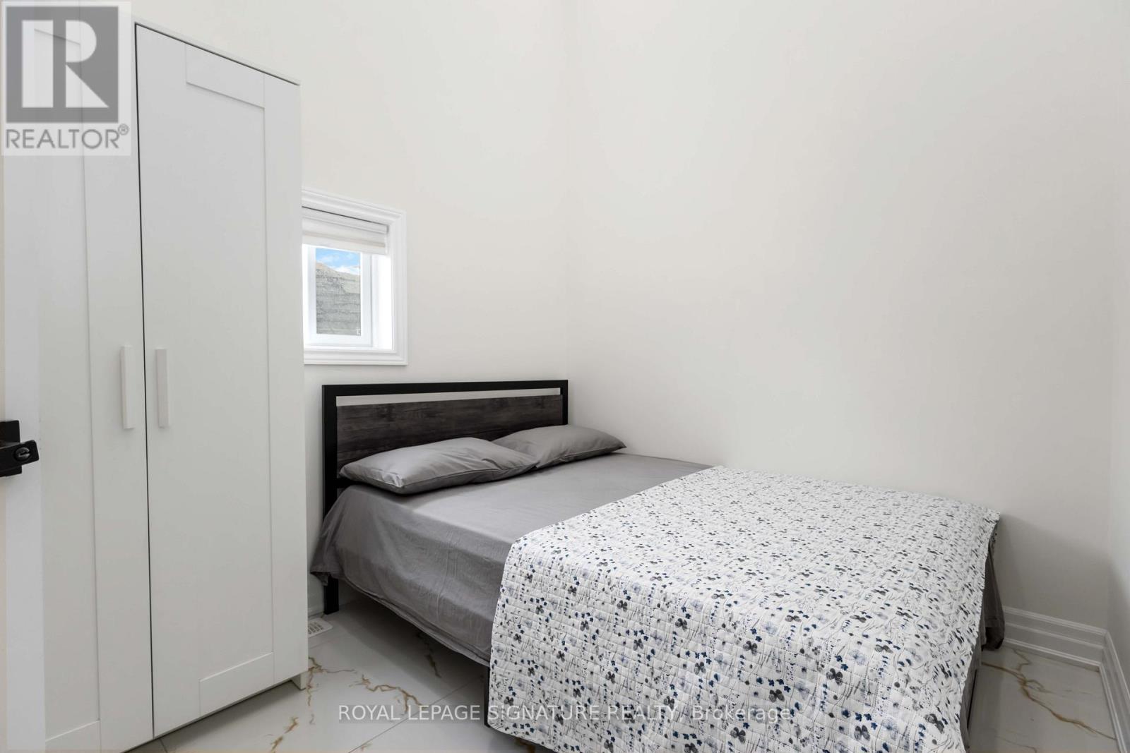 Single Family House for Sale in  BYNG AVENUE Toronto (Oakridge) 
