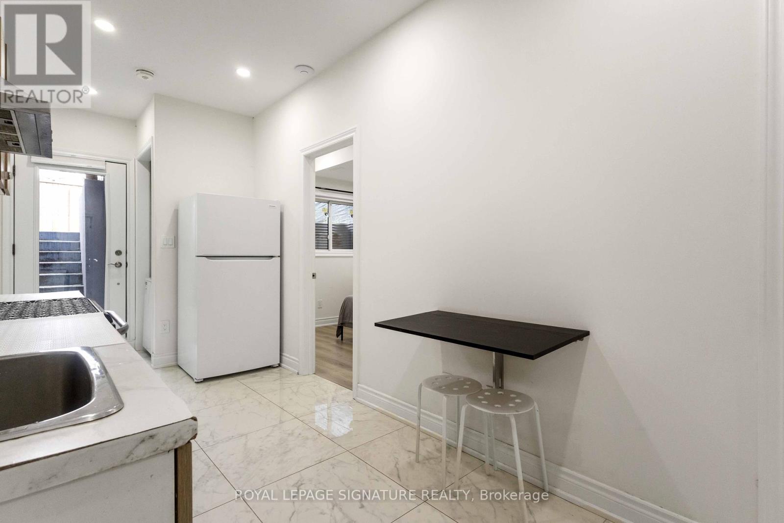 Single Family House for Sale in  BYNG AVENUE Toronto (Oakridge) 