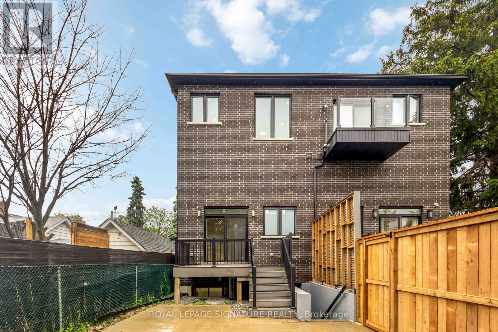 Single Family House for Sale in  BYNG AVENUE Toronto (Oakridge) 