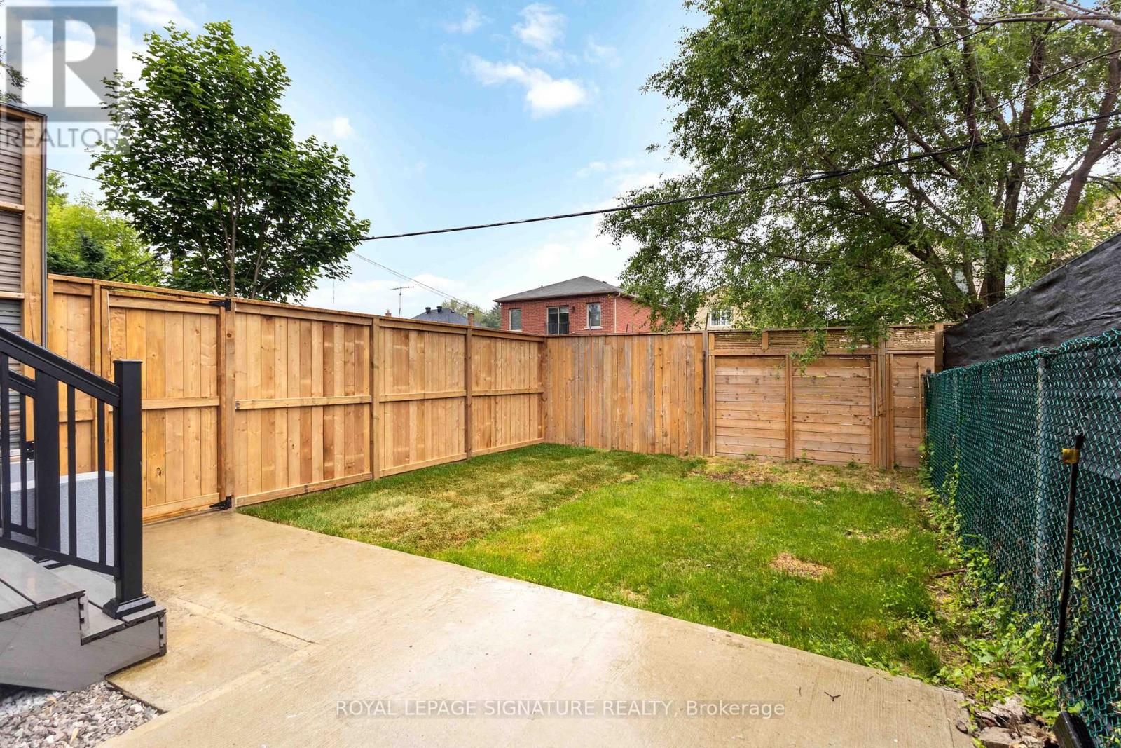Single Family House for Sale in  BYNG AVENUE Toronto (Oakridge) 