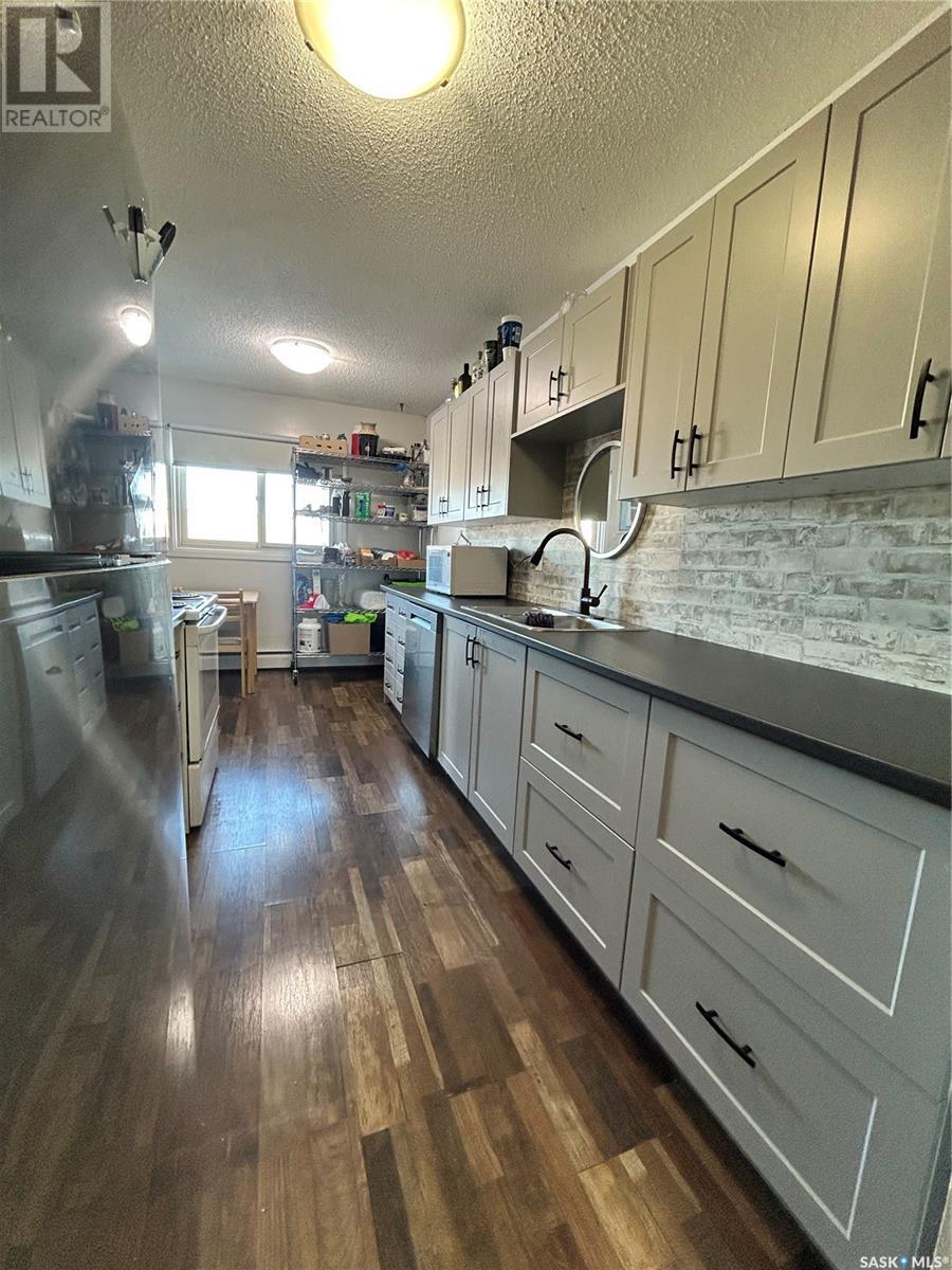 Single Family House Low rise for Sale in   Rae STREET Regina 