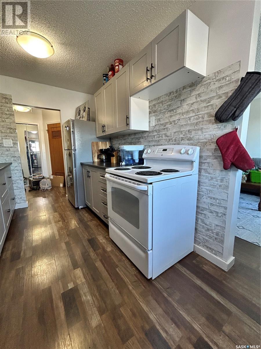 Single Family House Low rise for Sale in   Rae STREET Regina 