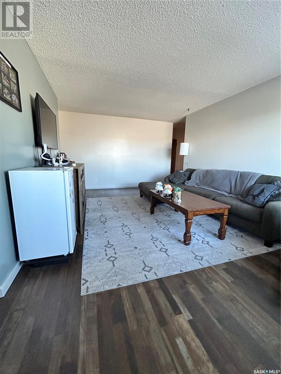 Single Family House Low rise for Sale in   Rae STREET Regina 