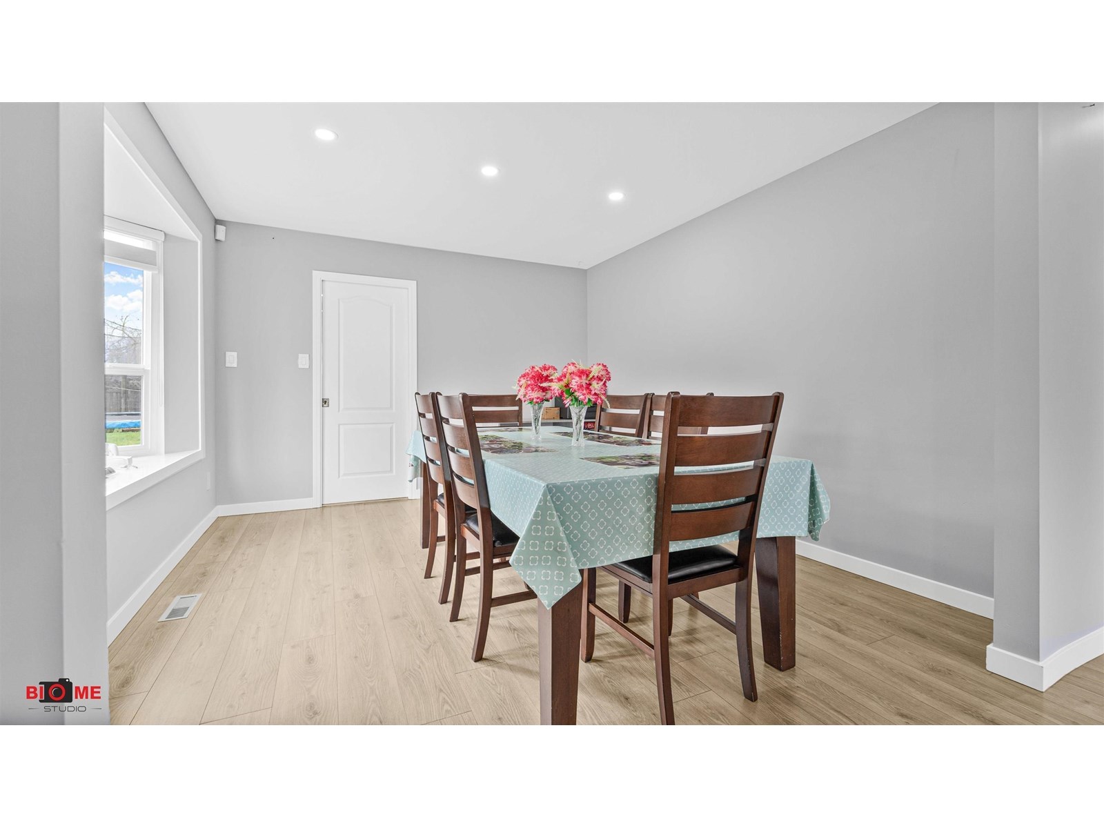 Photo 12 of 12478 69 Avenue, Surrey BC