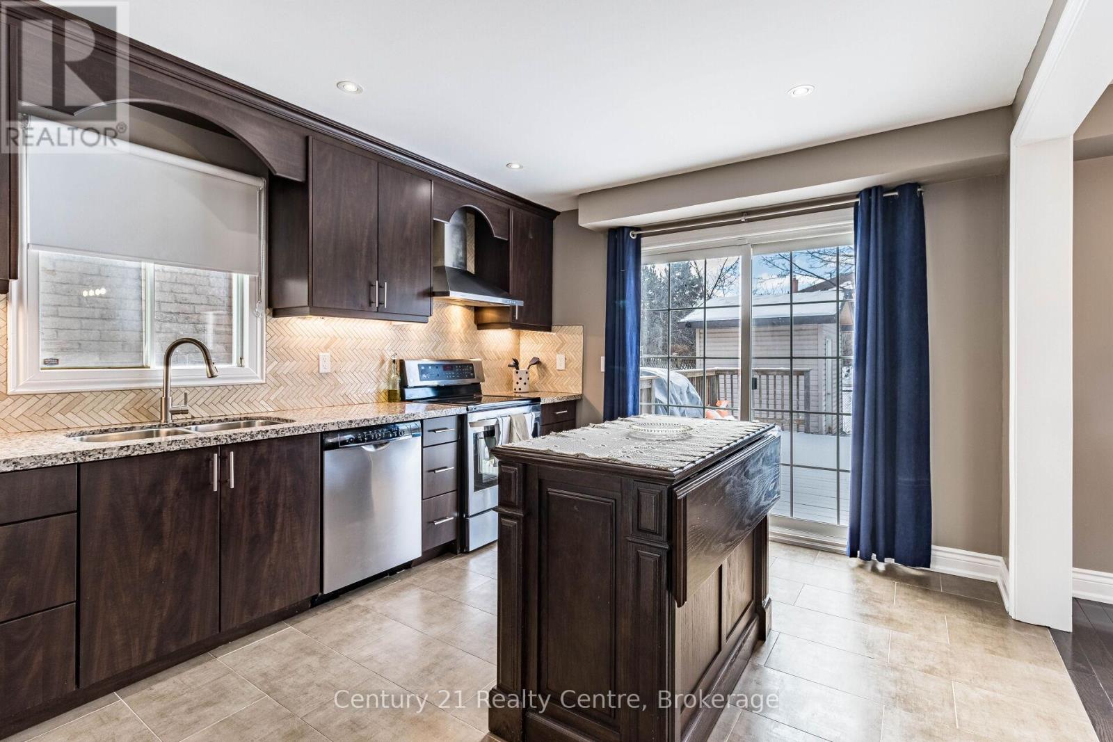 Single Family House for Sale in  NIAGARA PLACE Brampton (Westgate) 