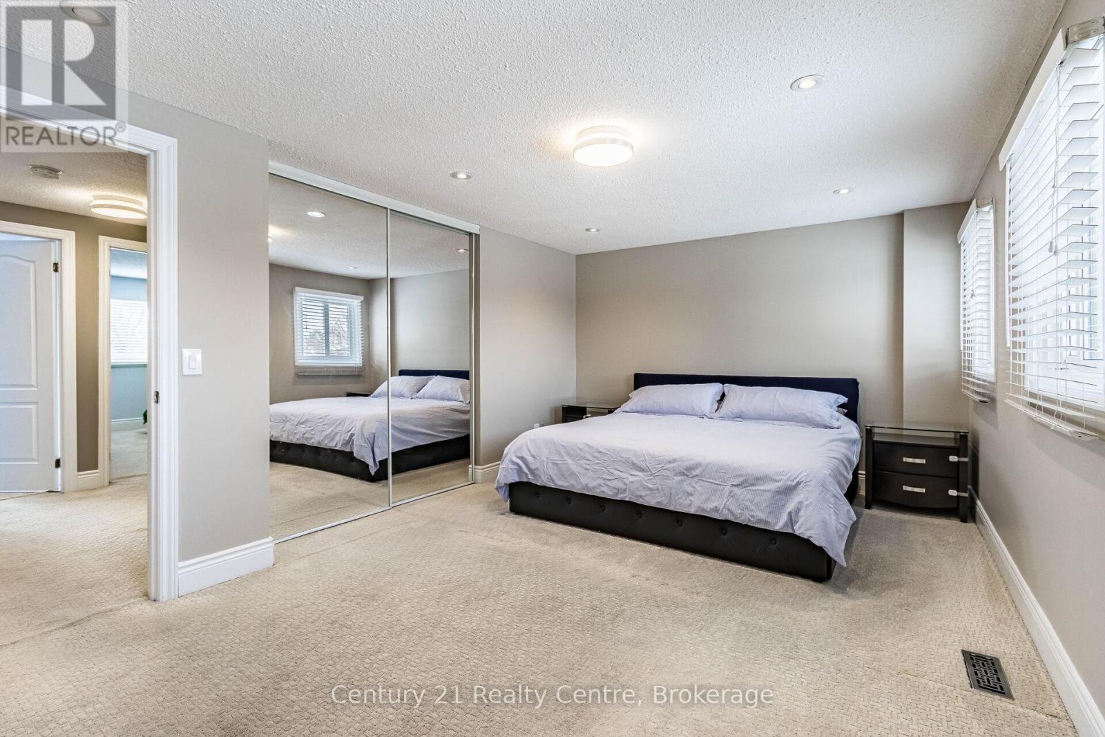 Single Family House for Sale in  NIAGARA PLACE Brampton (Westgate) 