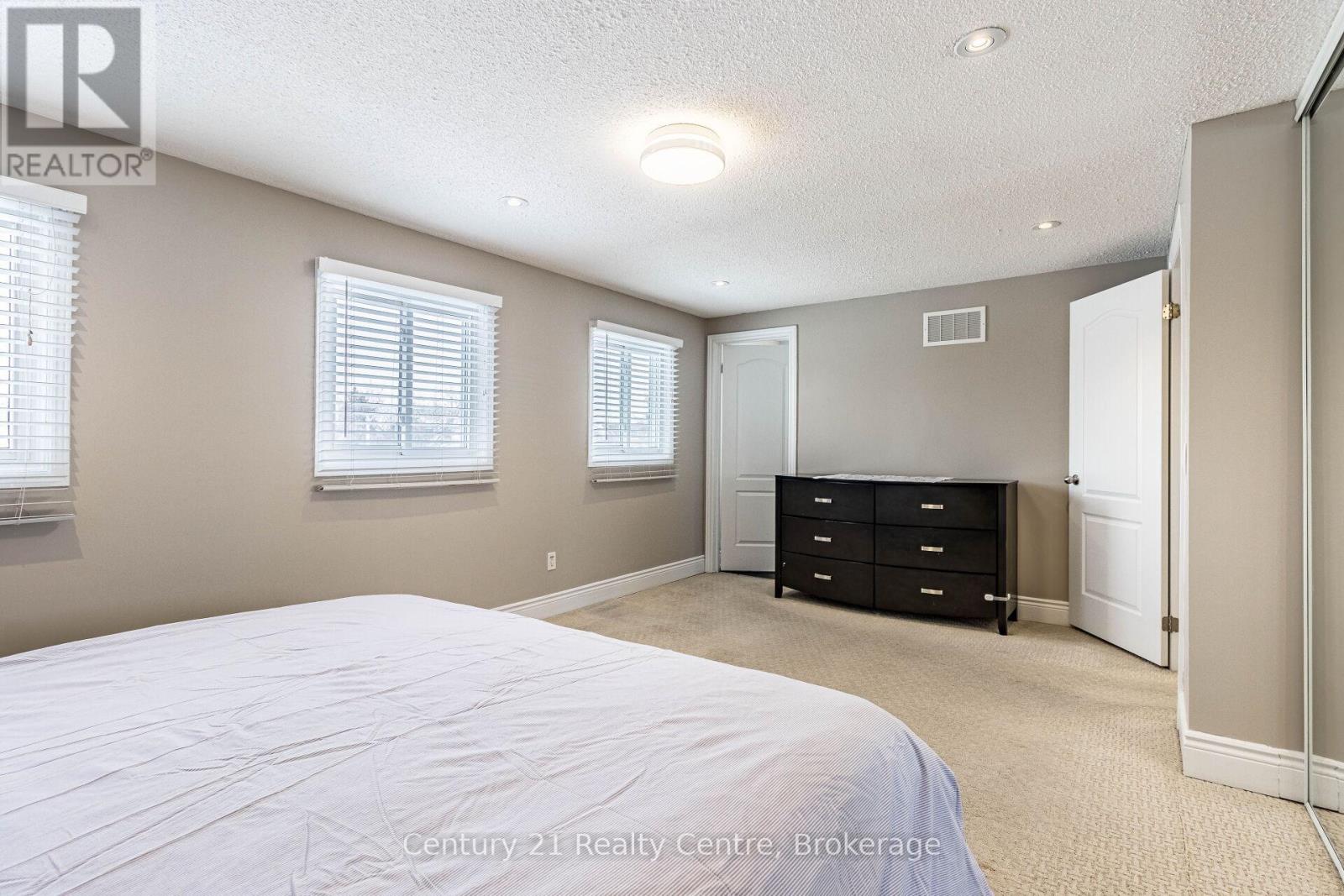 Single Family House for Sale in  NIAGARA PLACE Brampton (Westgate) 