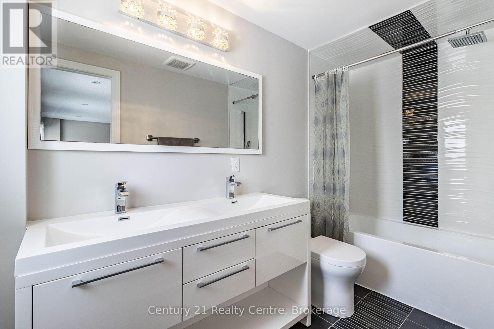 Single Family House for Sale in  NIAGARA PLACE Brampton (Westgate) 