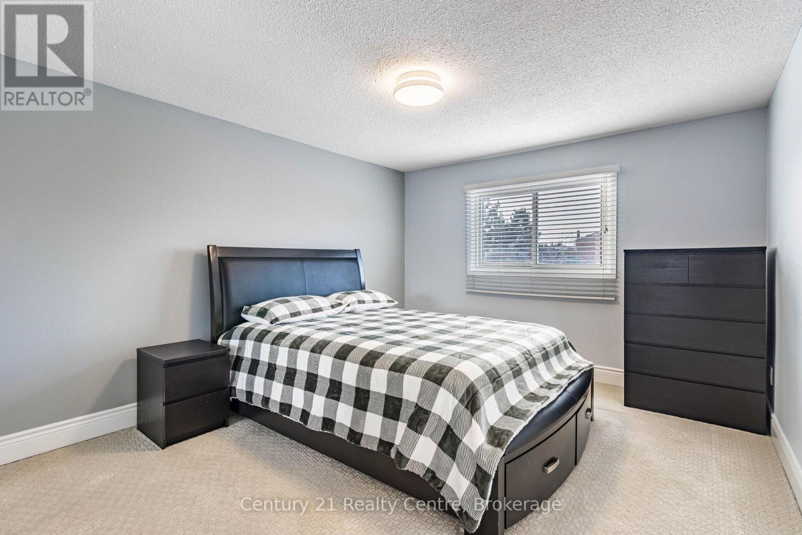Single Family House for Sale in  NIAGARA PLACE Brampton (Westgate) 