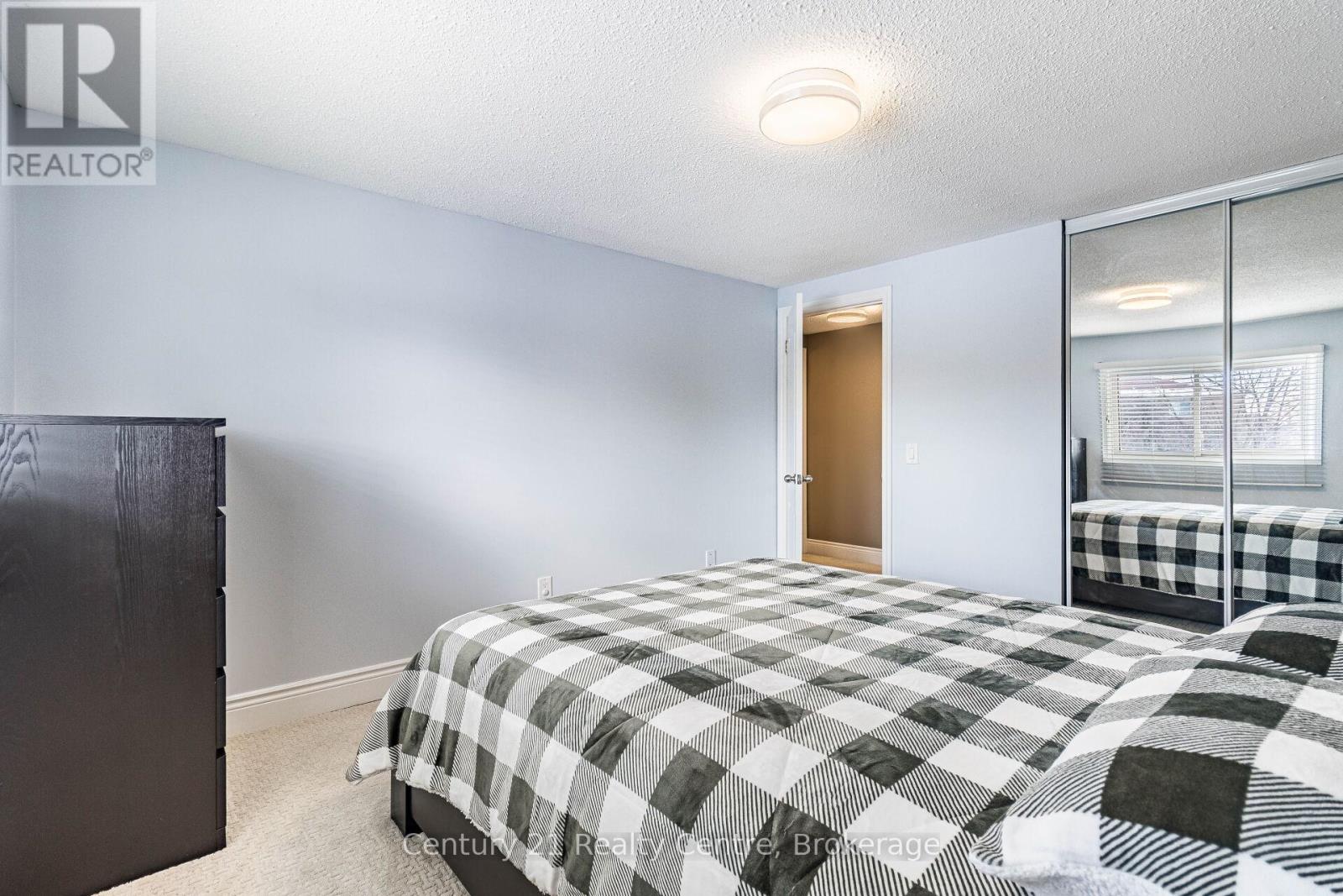 Single Family House for Sale in  NIAGARA PLACE Brampton (Westgate) 