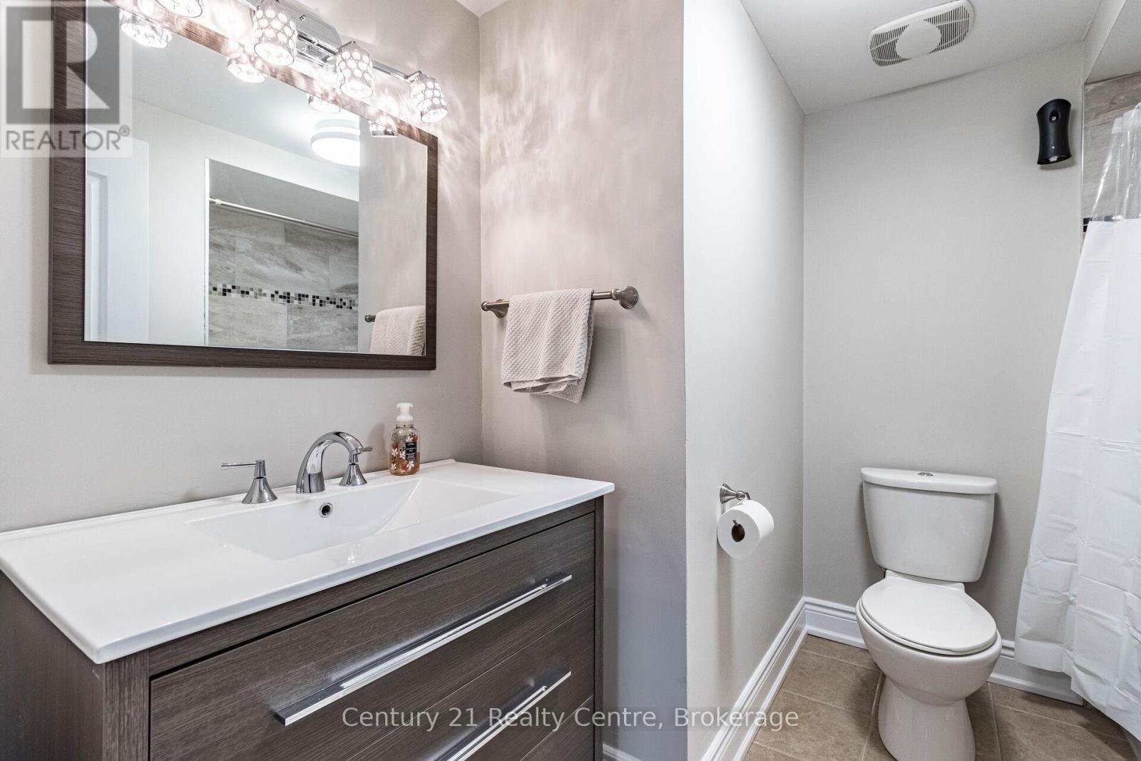 34 NIAGARA PLACE, Brampton (Westgate), Ontario