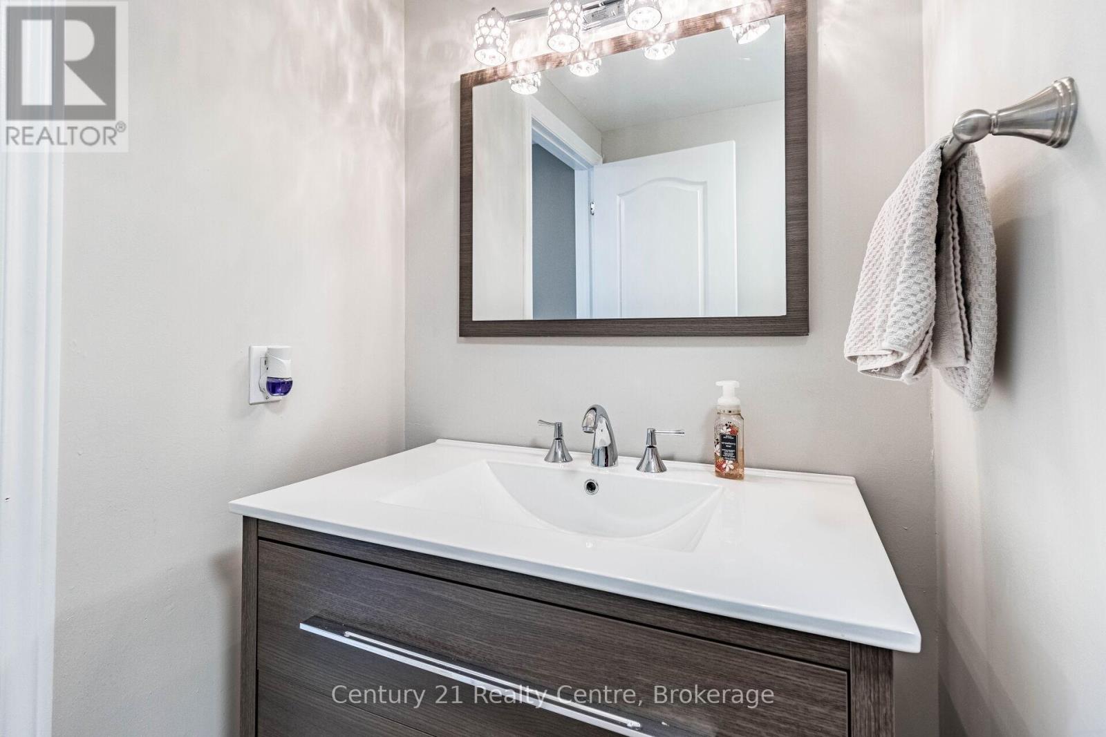 Single Family House for Sale in  NIAGARA PLACE Brampton (Westgate) 