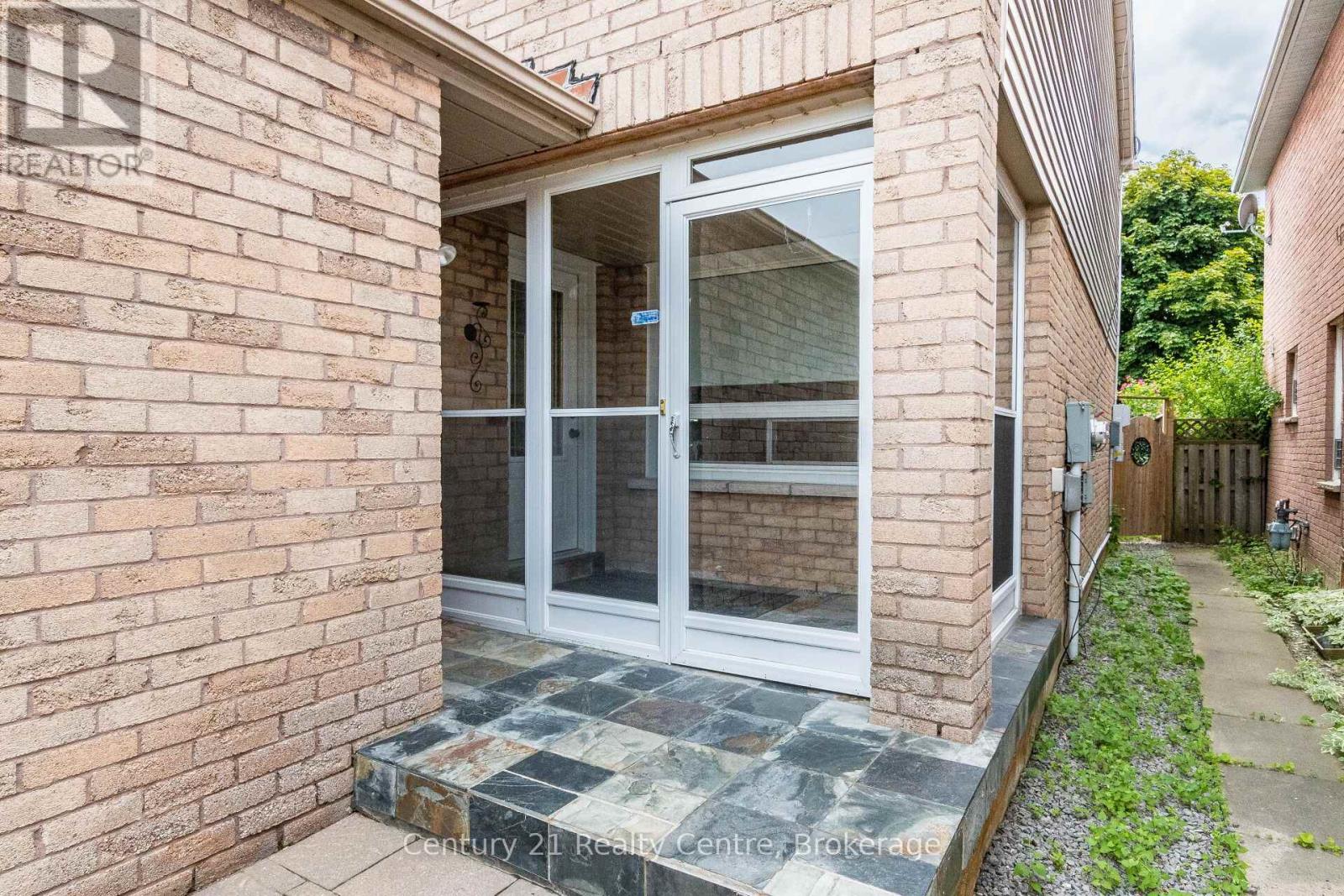 Single Family House for Sale in  NIAGARA PLACE Brampton (Westgate) 