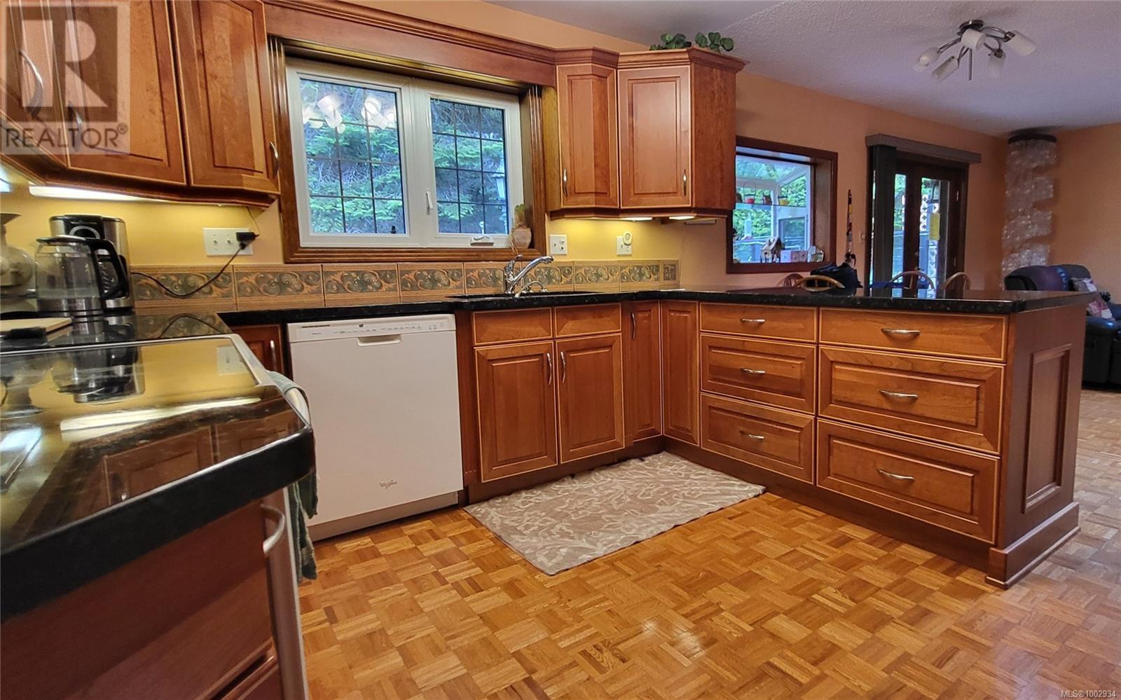  2554 Bukin Drive East, Highlands