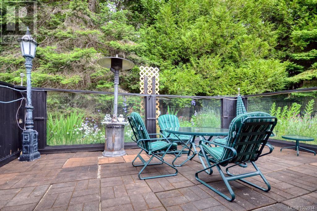  2554 Bukin Drive East, Highlands