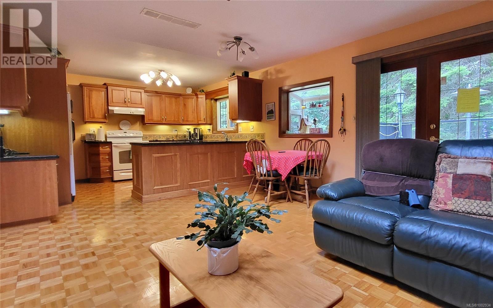  2554 Bukin Drive East, Highlands