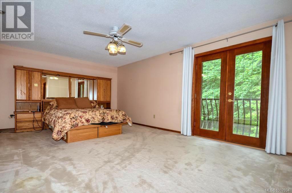  2554 Bukin Drive East, Highlands