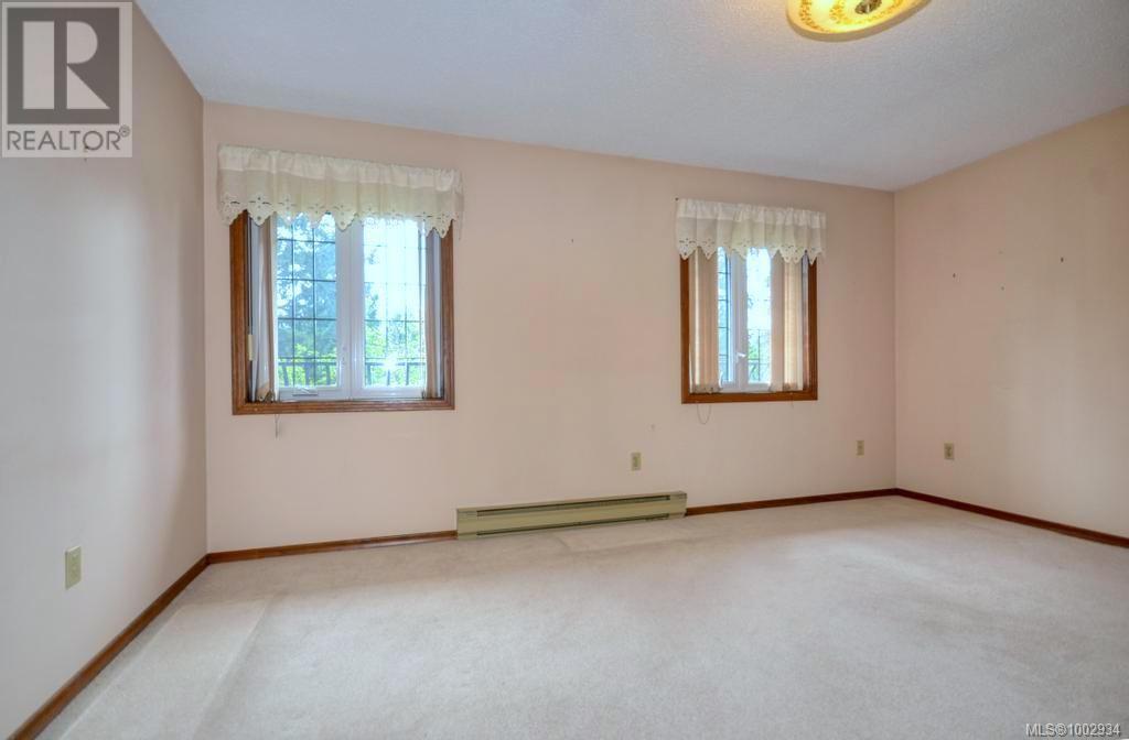  2554 Bukin Drive East, Highlands
