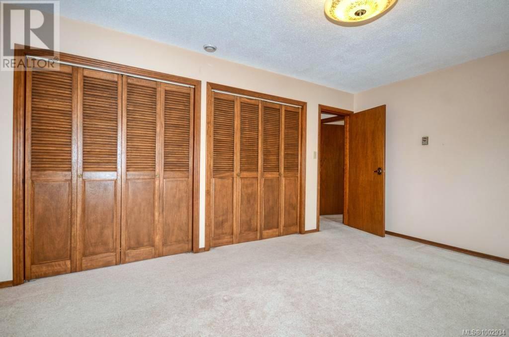  2554 Bukin Drive East, Highlands