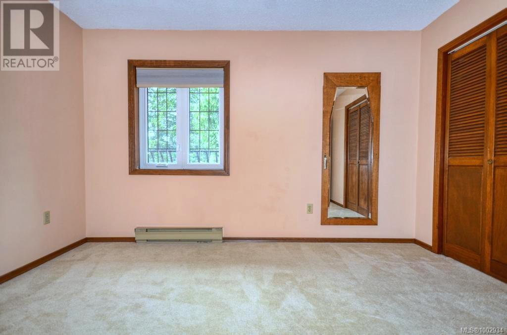  2554 Bukin Drive East, Highlands