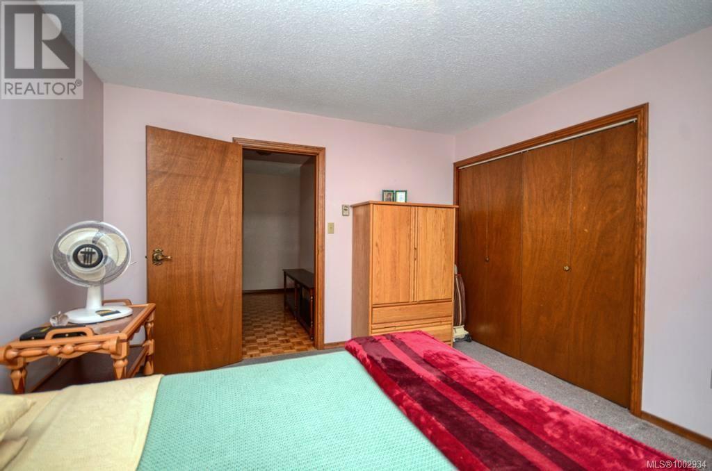  2554 Bukin Drive East, Highlands