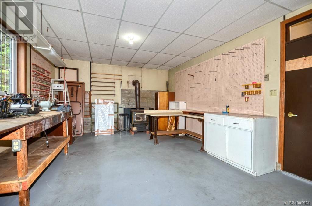  2554 Bukin Drive East, Highlands