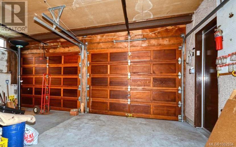  2554 Bukin Drive East, Highlands