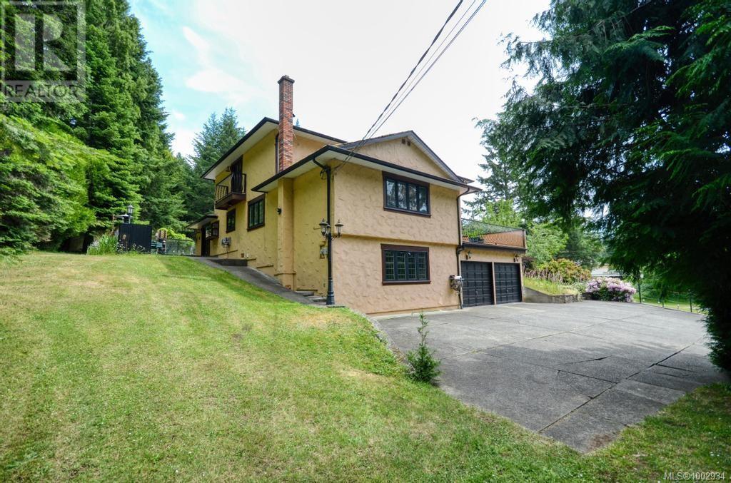  2554 Bukin Drive East, Highlands