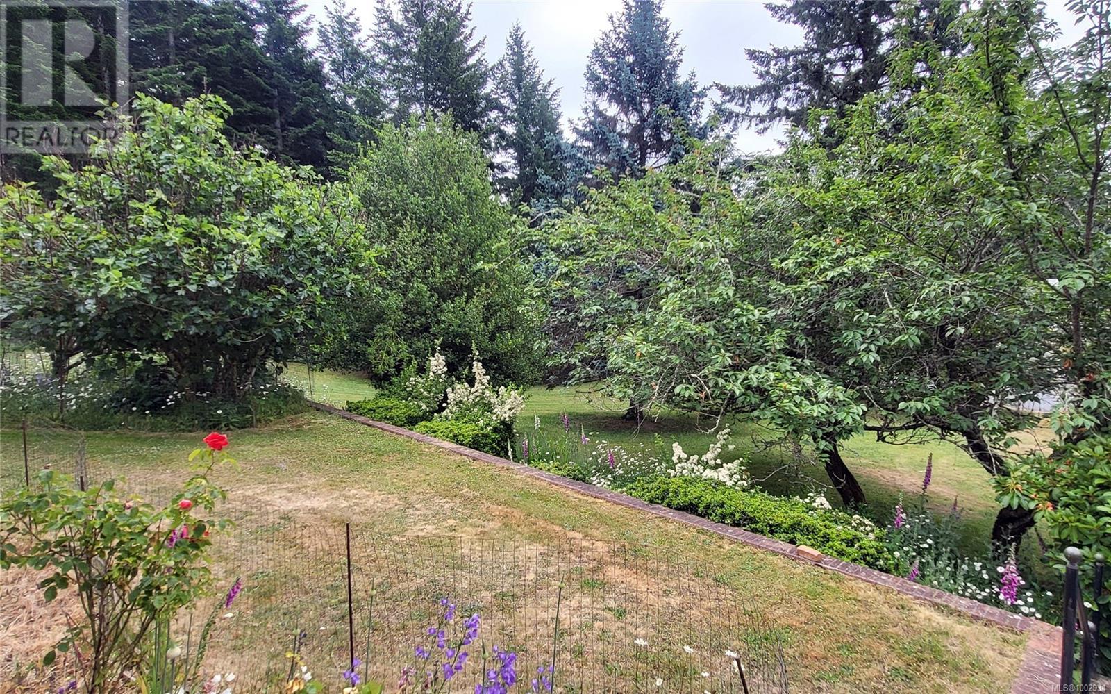  2554 Bukin Drive East, Highlands