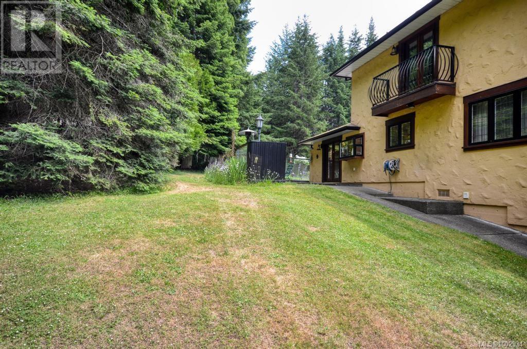  2554 Bukin Drive East, Highlands
