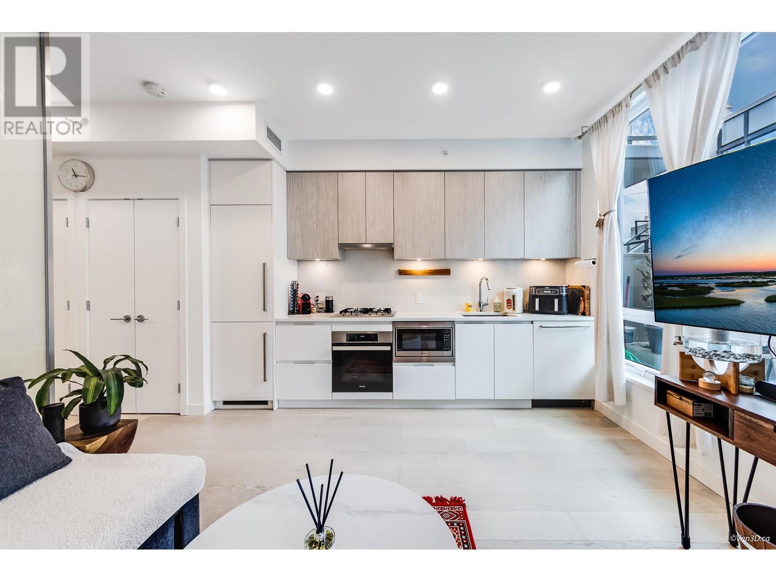 Photo 22 of 102 4240 Cambie Street, Vancouver BC
