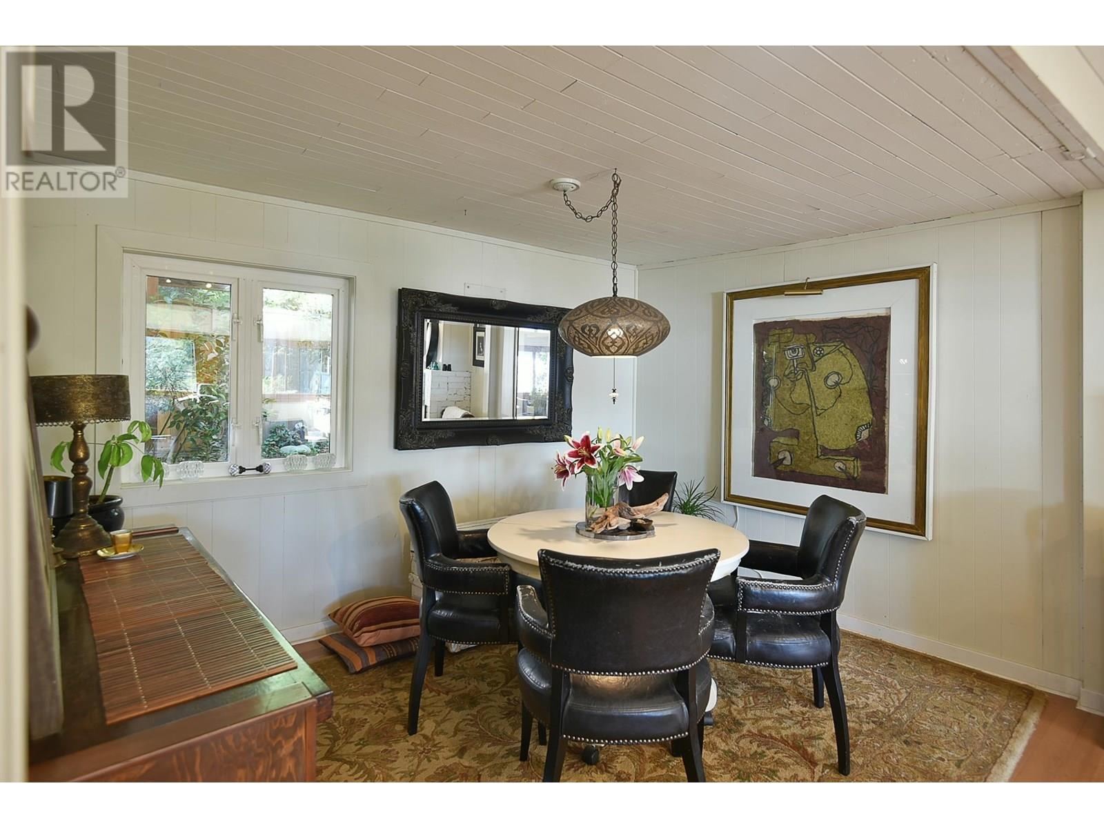 586 BALS LANE, Gibsons
