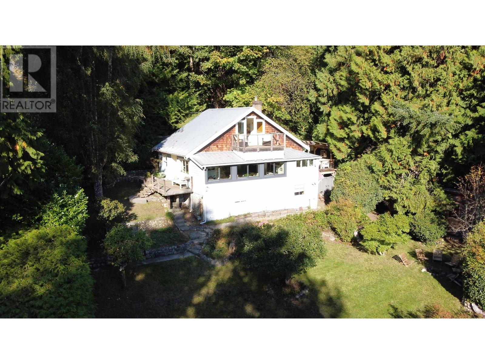 586 BALS LANE, Gibsons