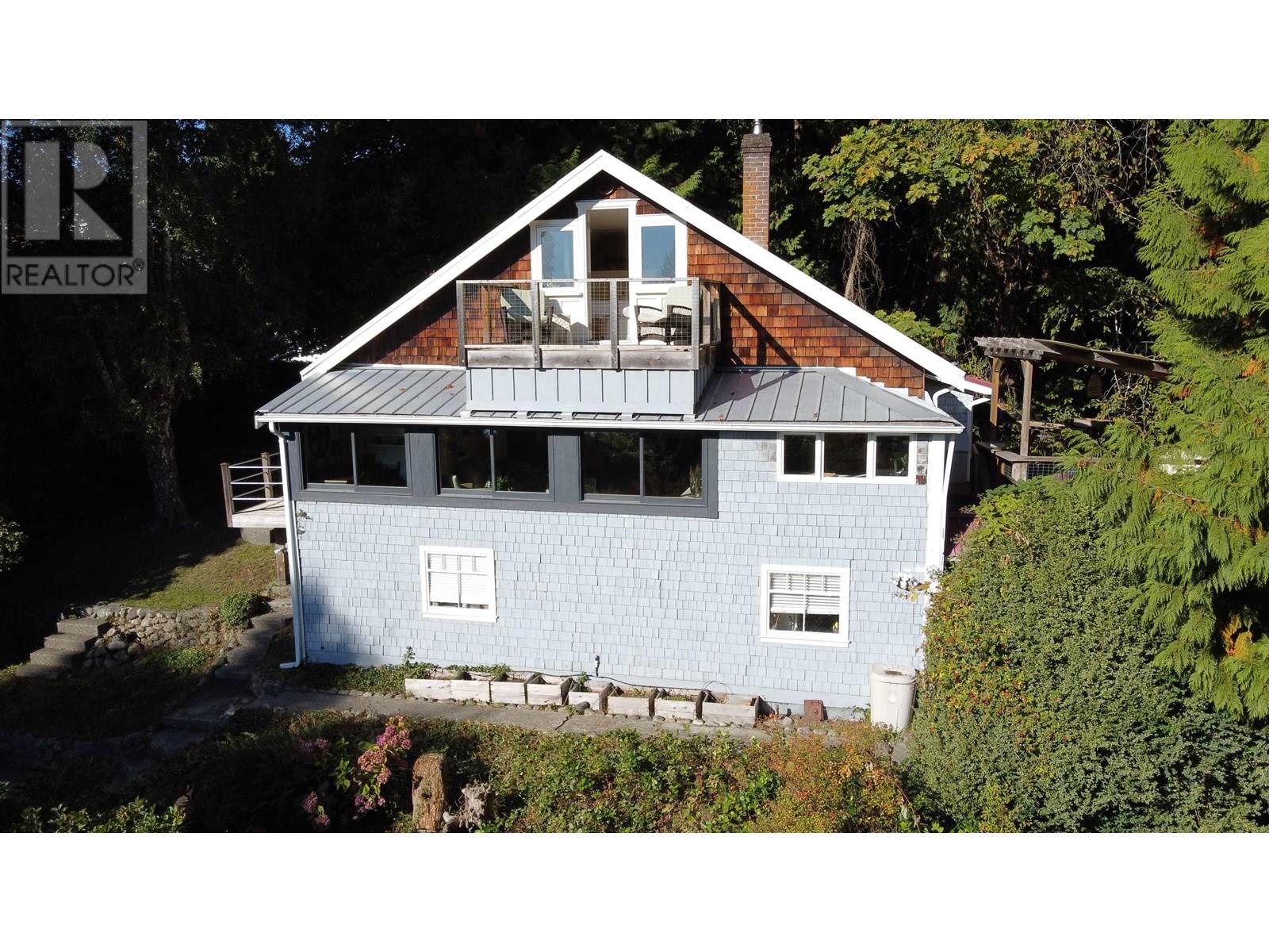 586 BALS LANE, Gibsons