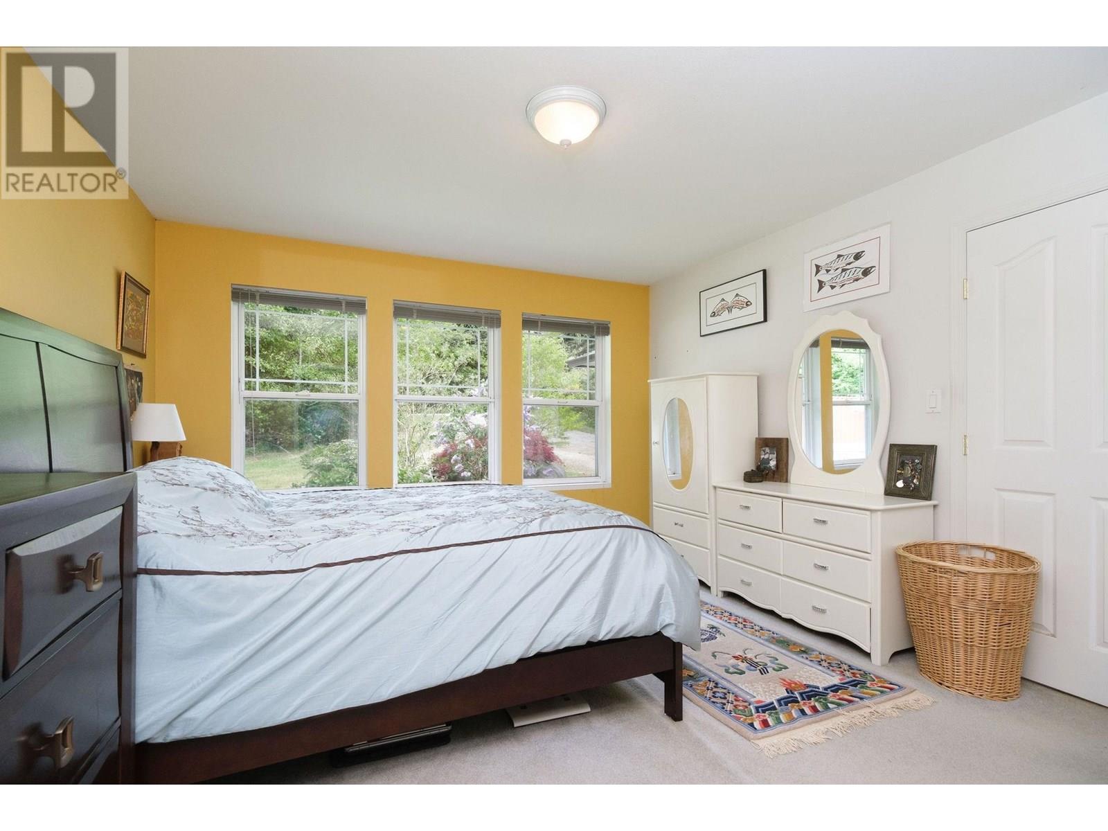 2557 MILES ROAD, Roberts Creek