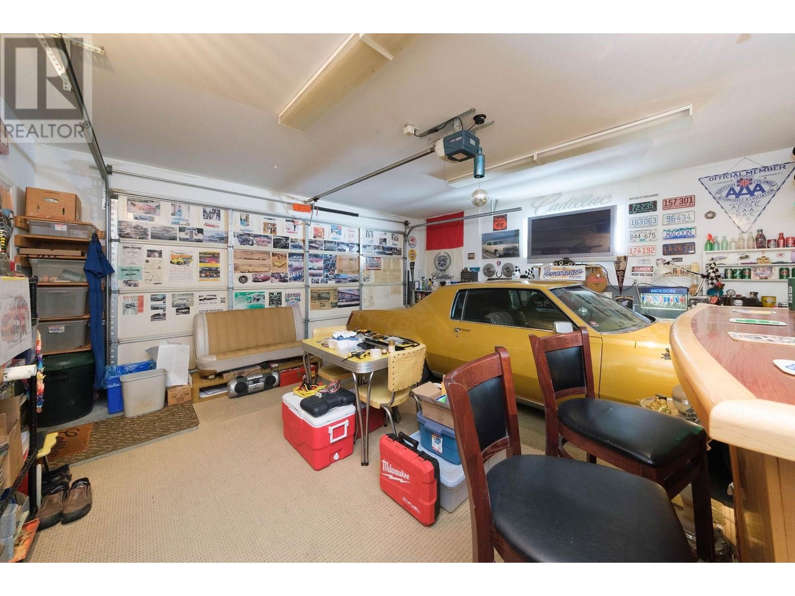 2557 MILES ROAD, Roberts Creek