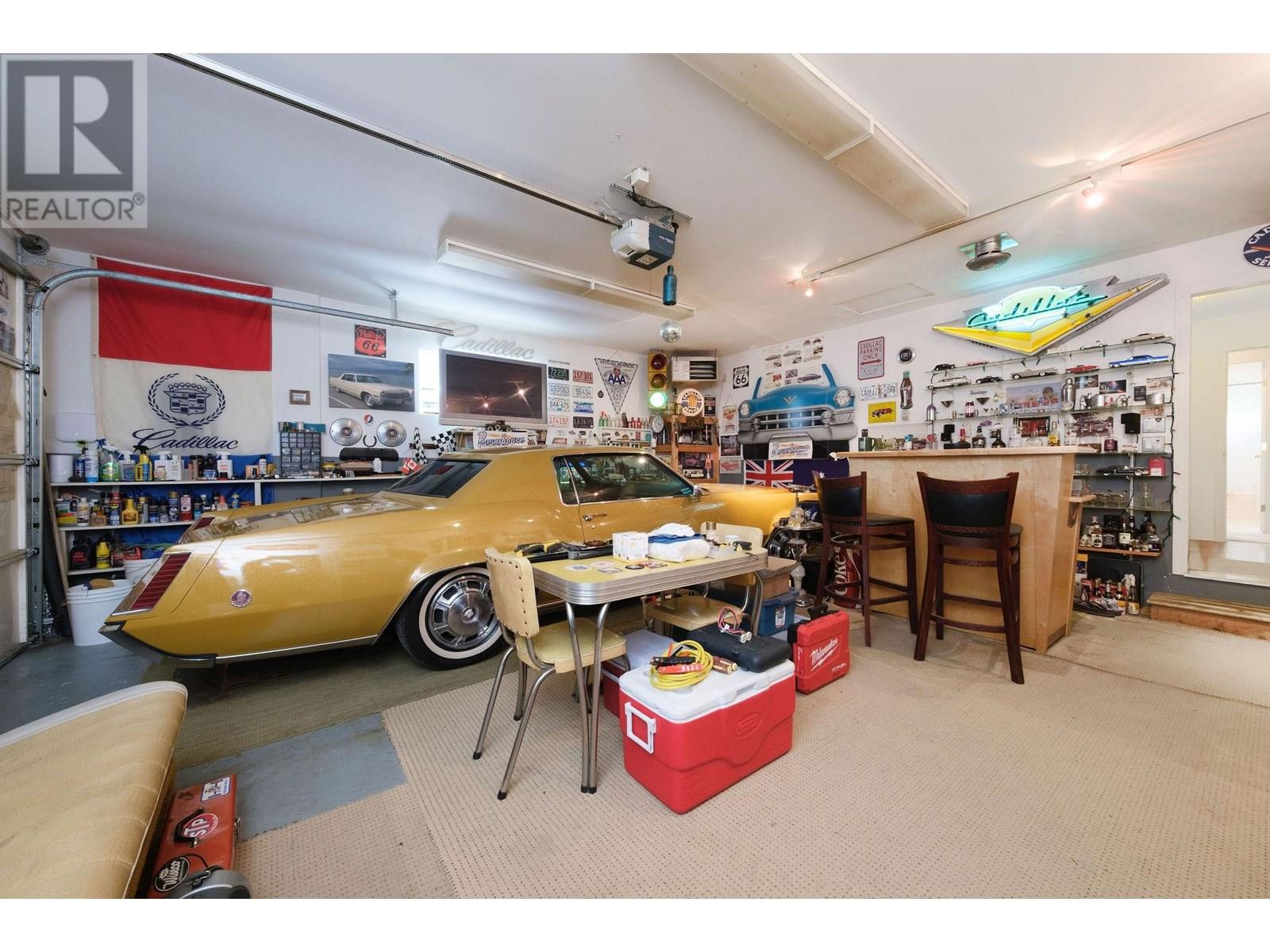 2557 MILES ROAD, Roberts Creek