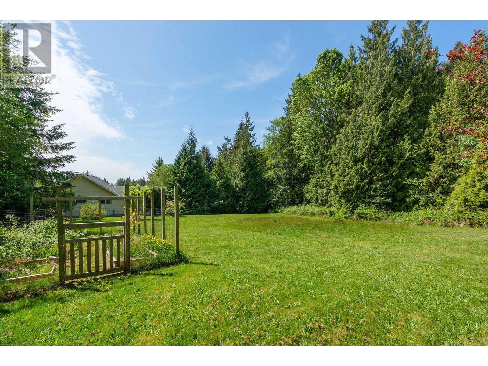 2557 MILES ROAD, Roberts Creek