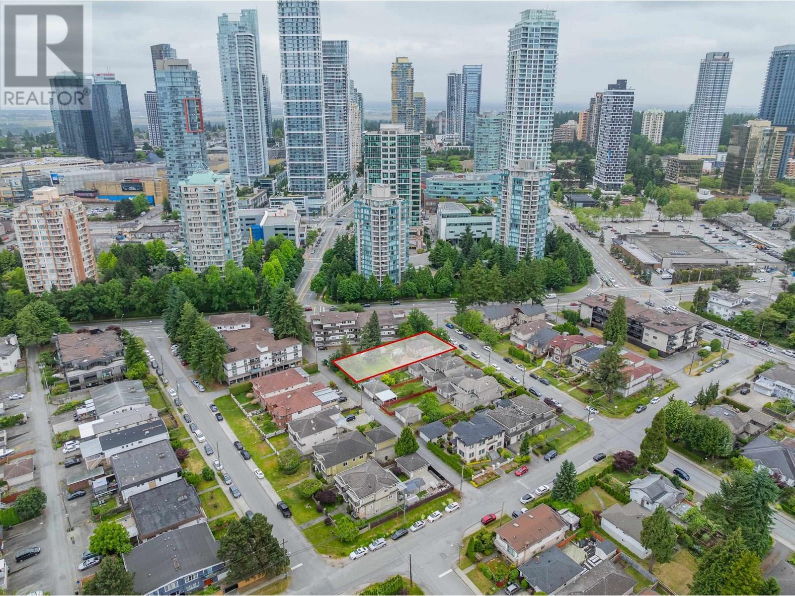 Photo 12 of 5864 Pioneer Avenue, Burnaby BC