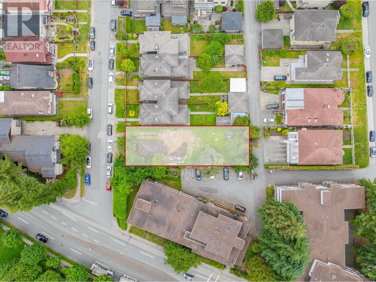 Photo 7 of 5864 Pioneer Avenue, Burnaby BC
