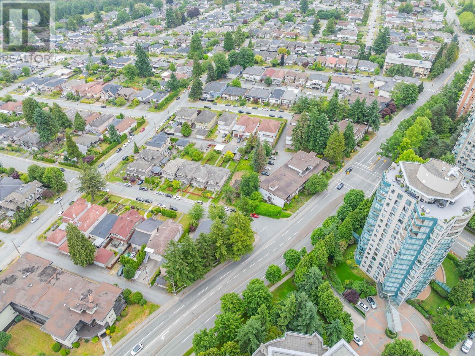 Photo 9 of 5864 Pioneer Avenue, Burnaby BC