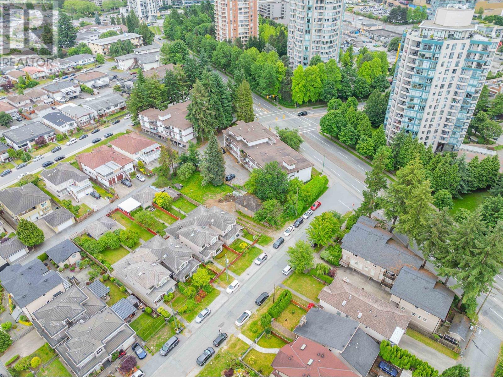 Photo 16 of 5864 Pioneer Avenue, Burnaby BC