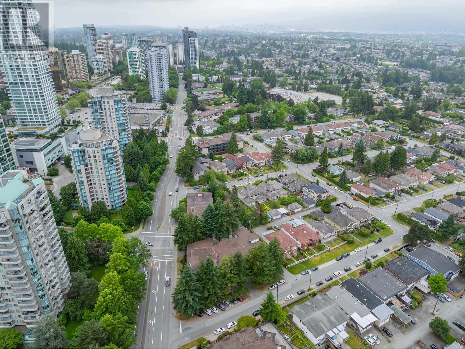 Photo 19 of 5864 Pioneer Avenue, Burnaby BC