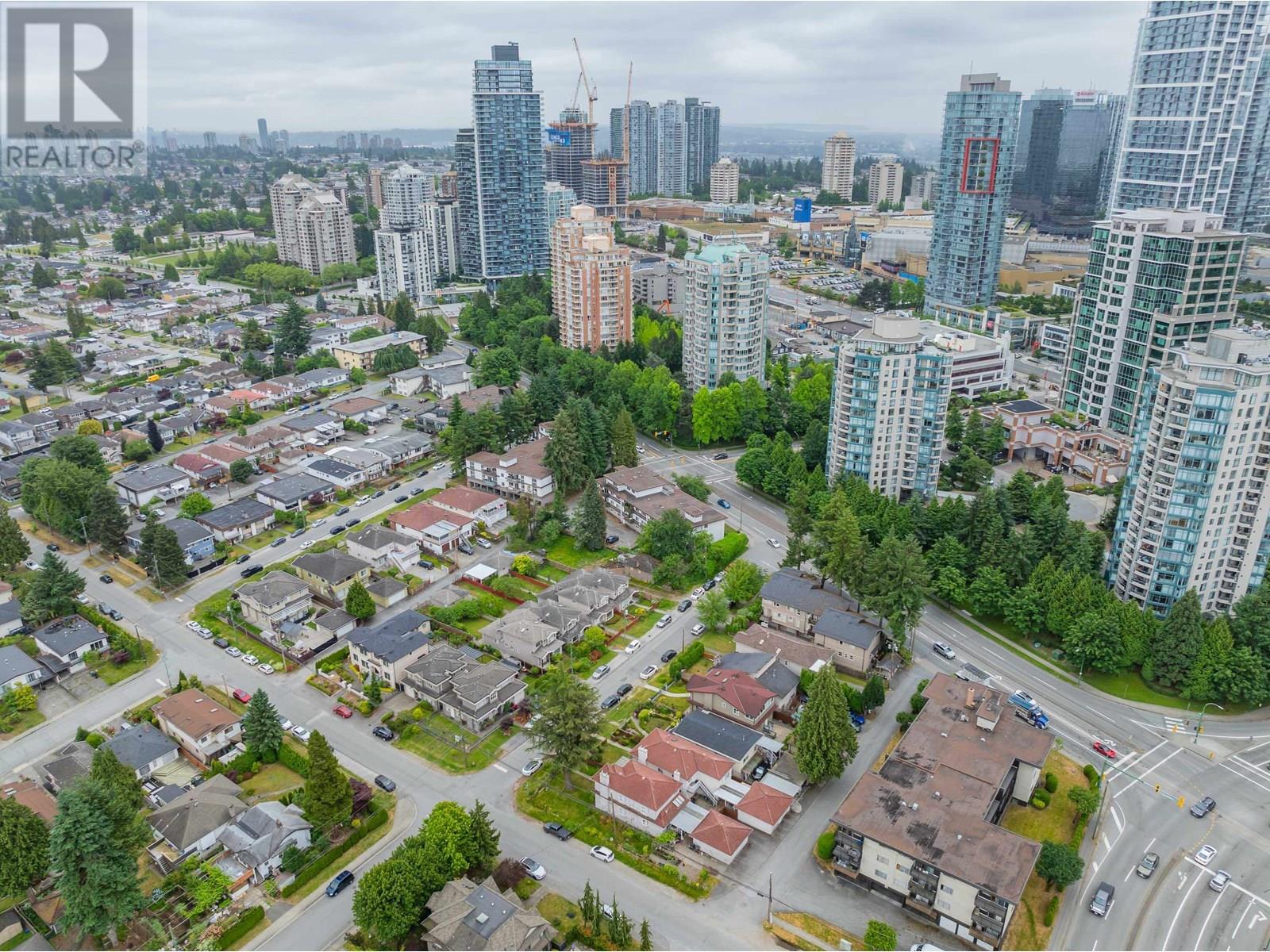 Photo 2 of 5864 Pioneer Avenue, Burnaby BC