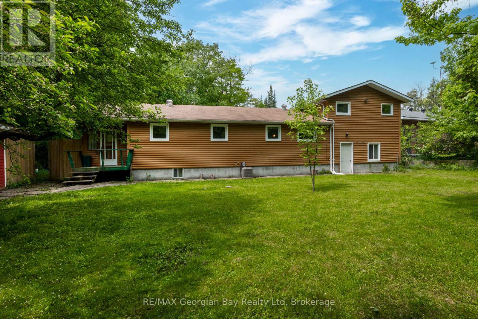 Photo 24 of 23 Duquette Court, Tiny ON