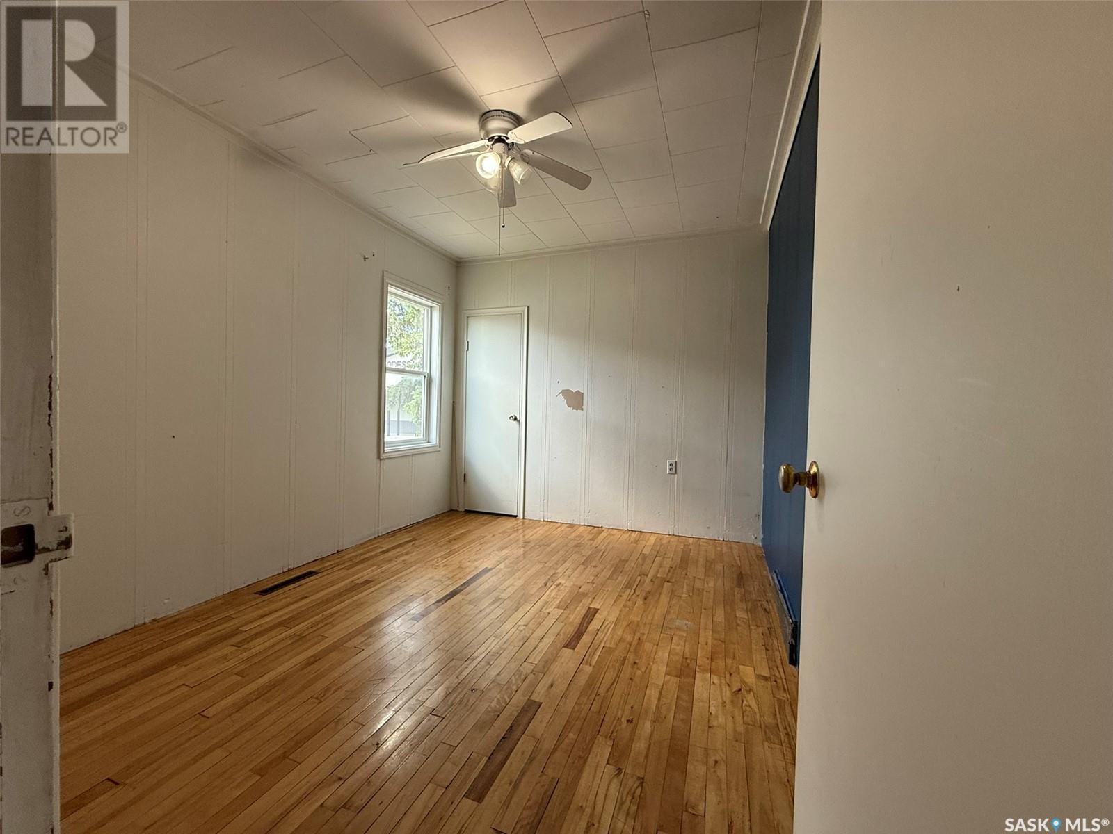 Photo 23 of 505 2nd Avenue, Odessa SK