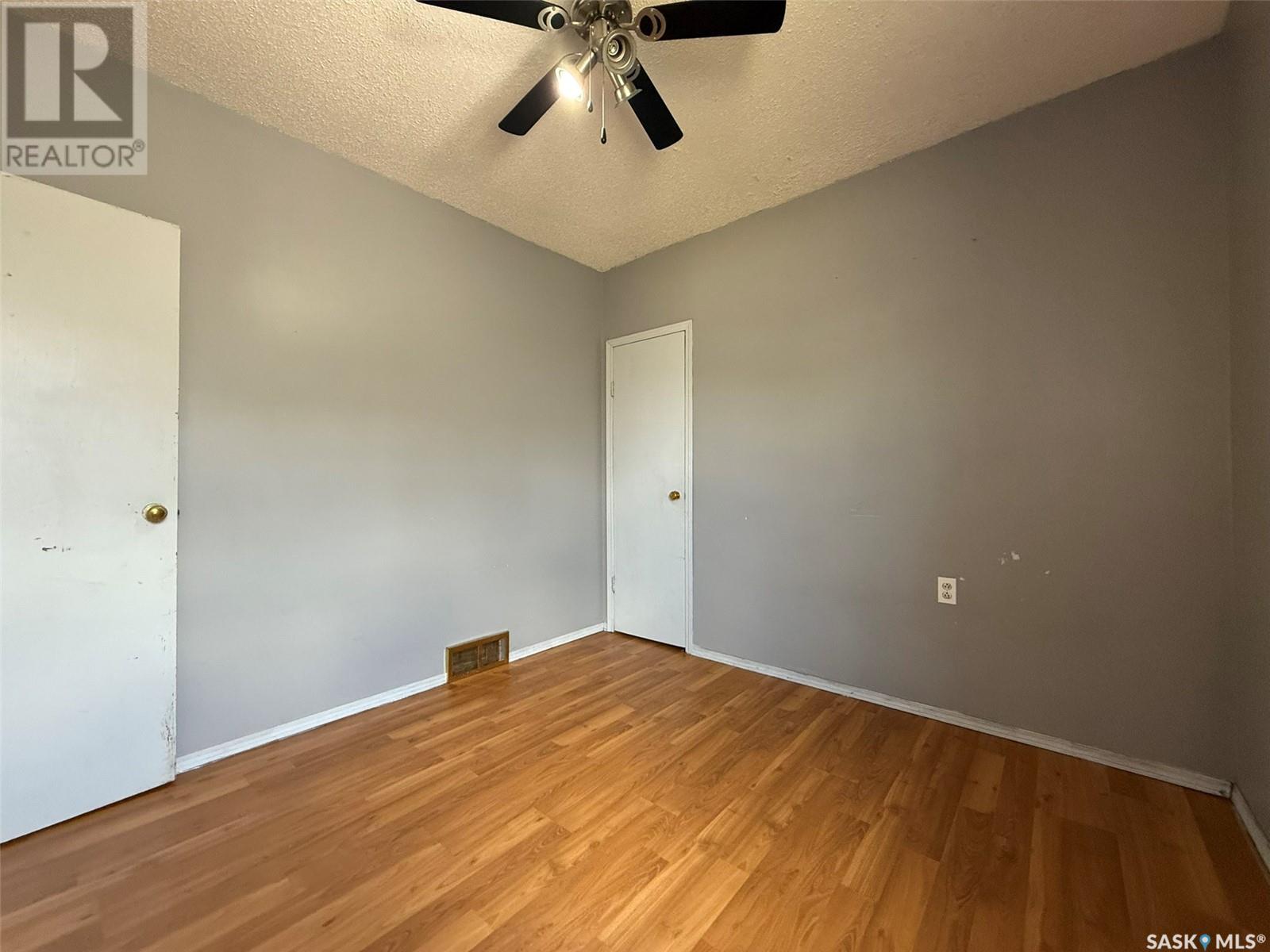 Photo 9 of 505 2nd Avenue, Odessa SK