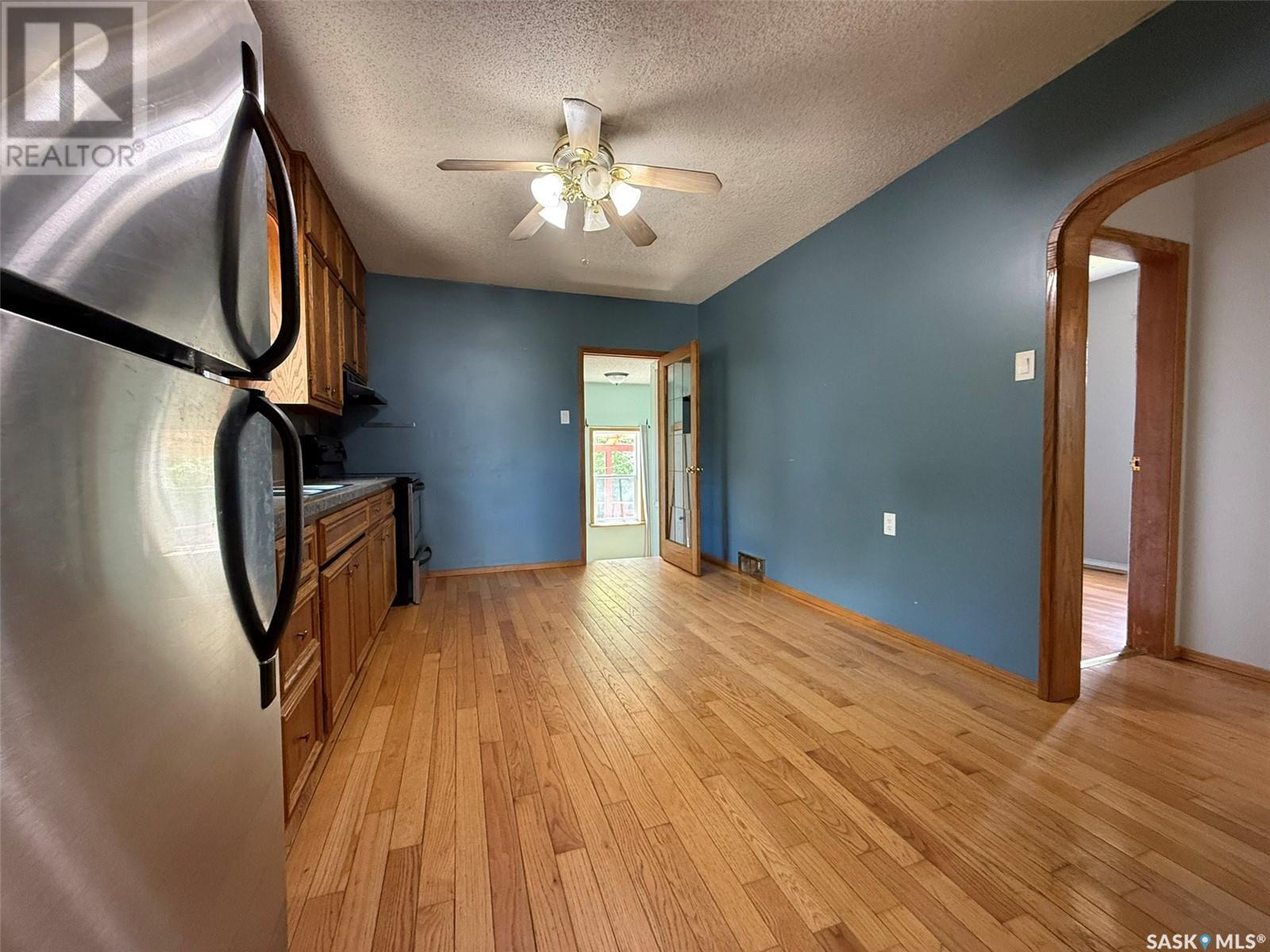 Photo 21 of 505 2nd Avenue, Odessa SK