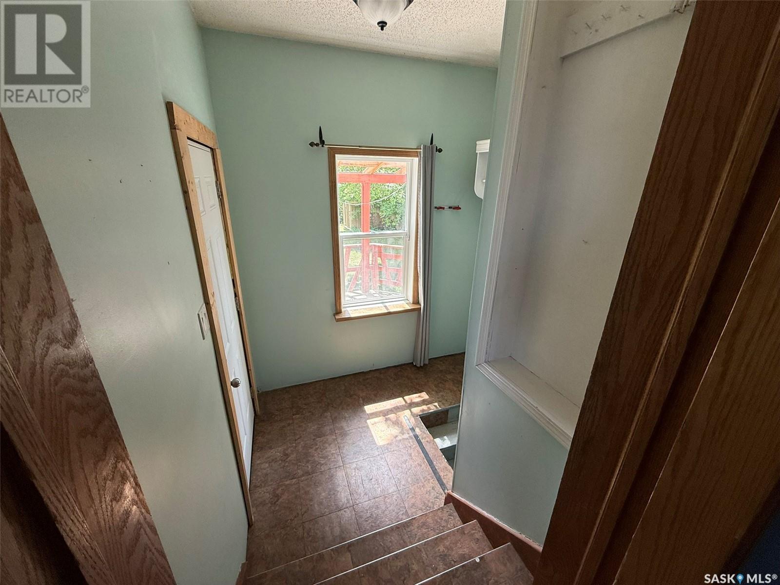 Photo 33 of 505 2nd Avenue, Odessa SK
