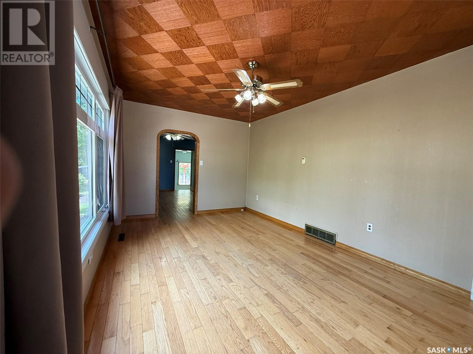 Photo 35 of 505 2nd Avenue, Odessa SK